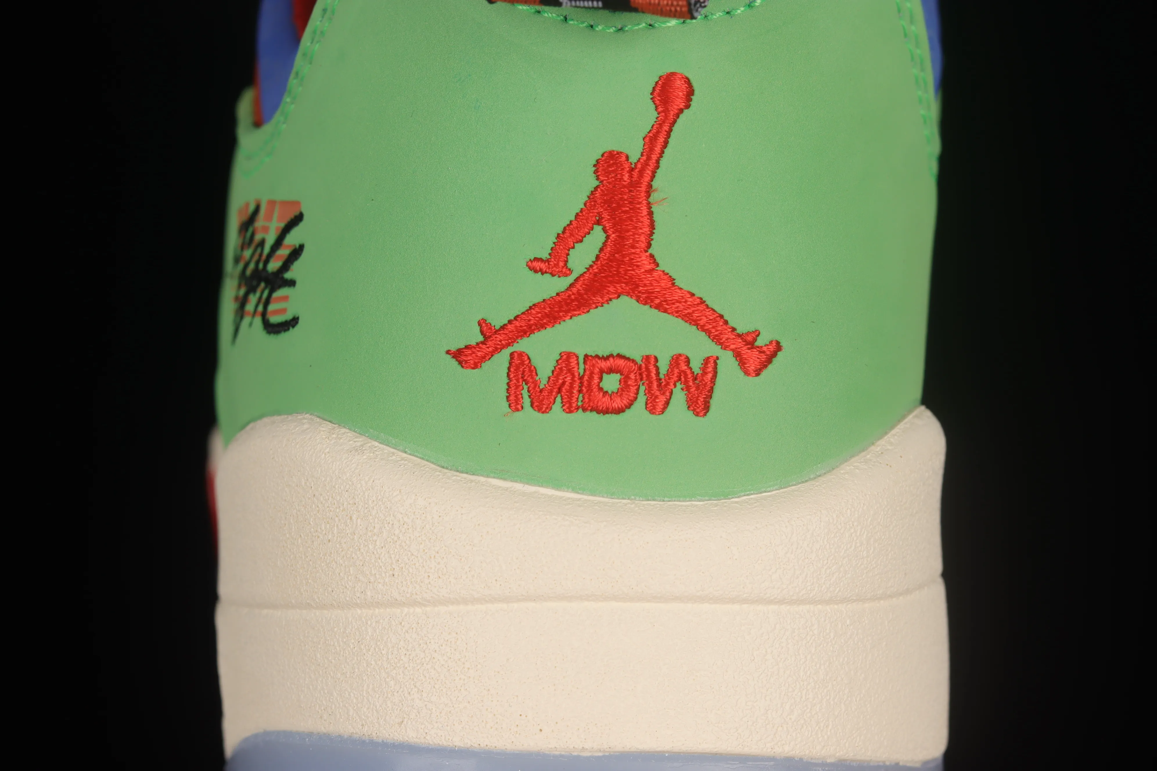 All categories Air Jordan Jordan series basketball shoes Air Jordan 5 pure original version Air Jordan 5 Low "Doernbecher" AJ5 Joe 5 Low Charity Fund Alliance DR6287-486